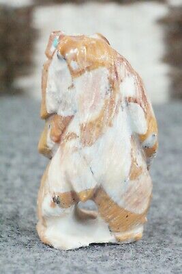 Bear Zuni Fetish Carving - Derrick Kaamasee