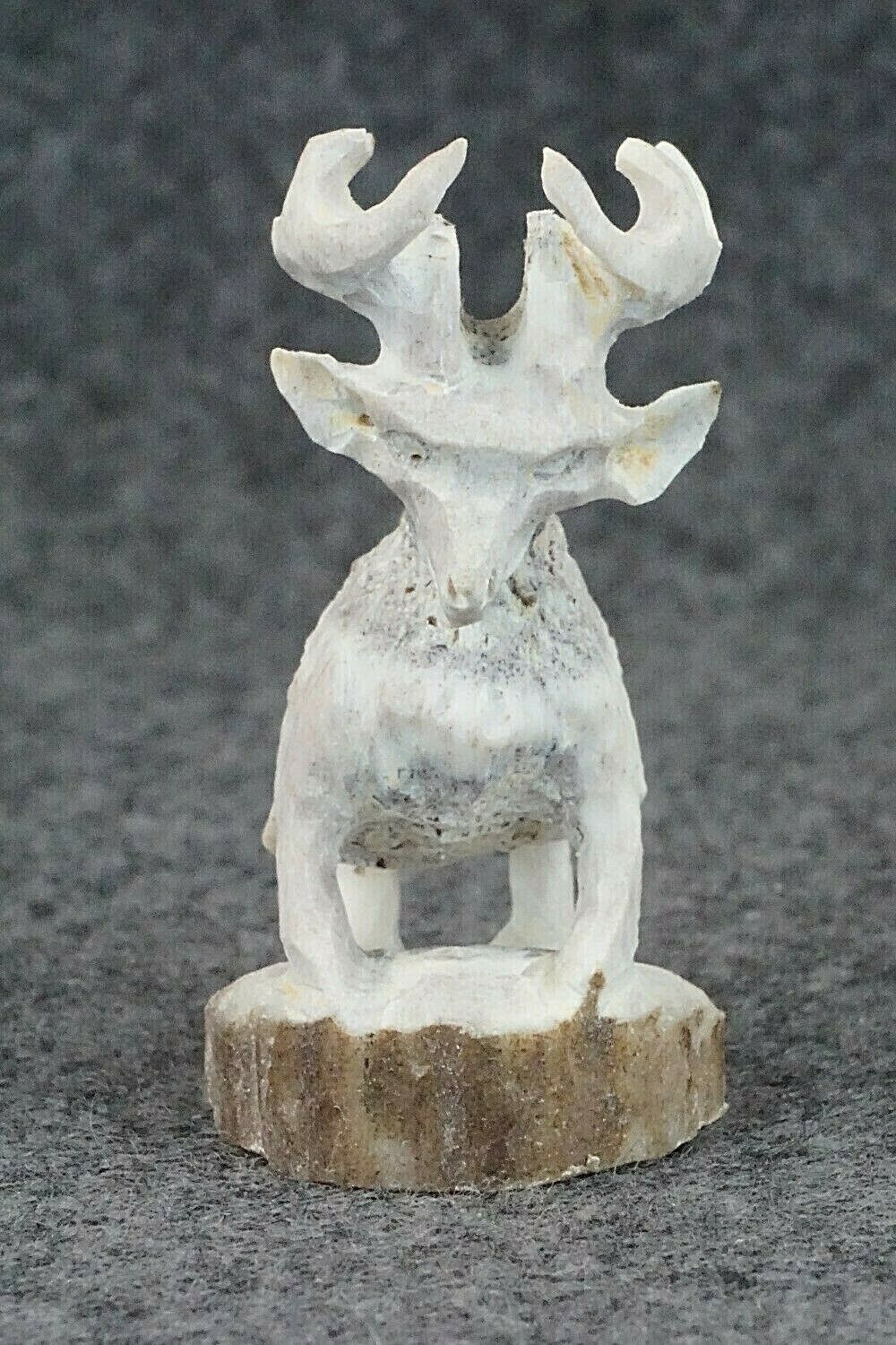 Deer Zuni Fetish Carving - Lewis Malie Jr.