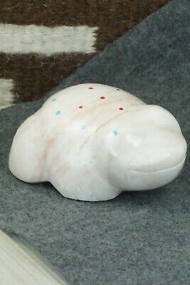 Frog Zuni Fetish Carving - Daphne Quam