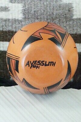 Hopi Pottery - A. Yesslith