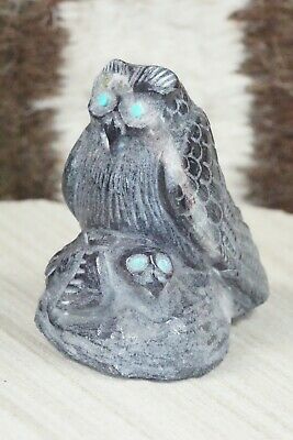 Owl Zuni Fetish Carving - Derrick Kaamasee