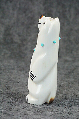 Bear Zuni Fetish Carving - Claudia Peina