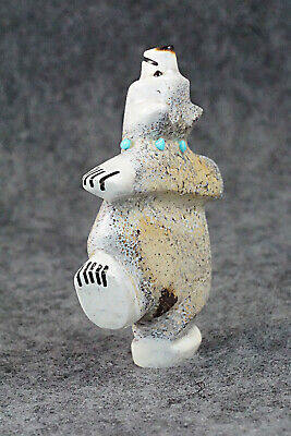 Bear Zuni Fetish Carving - Claudia Peina