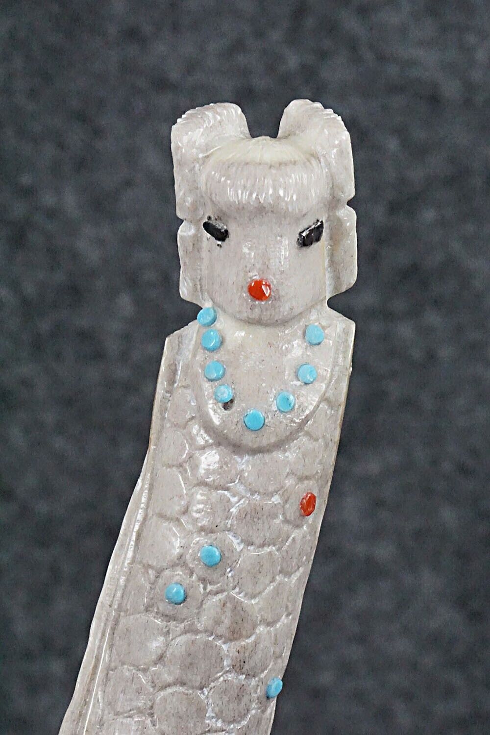 Corn Maiden Zuni Fetish Carving - Derrick Kaamasee