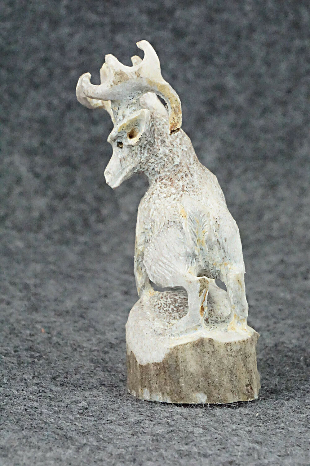 Deer Zuni Fetish Carving - Lewis Malie Jr.