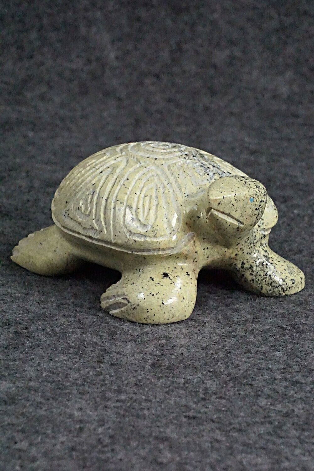 Turtle Zuni Fetish Carving - Nelson Yatsattie