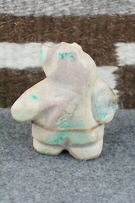 Bear Zuni Fetish Carving - Ariane Quam