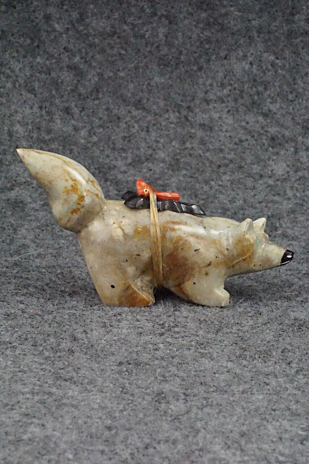 Wolf Zuni Fetish Carving - Enrike Leekya