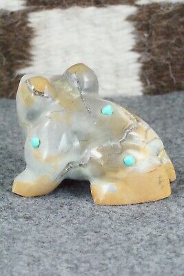 Frog Zuni Fetish Carving - Enrike Leekya