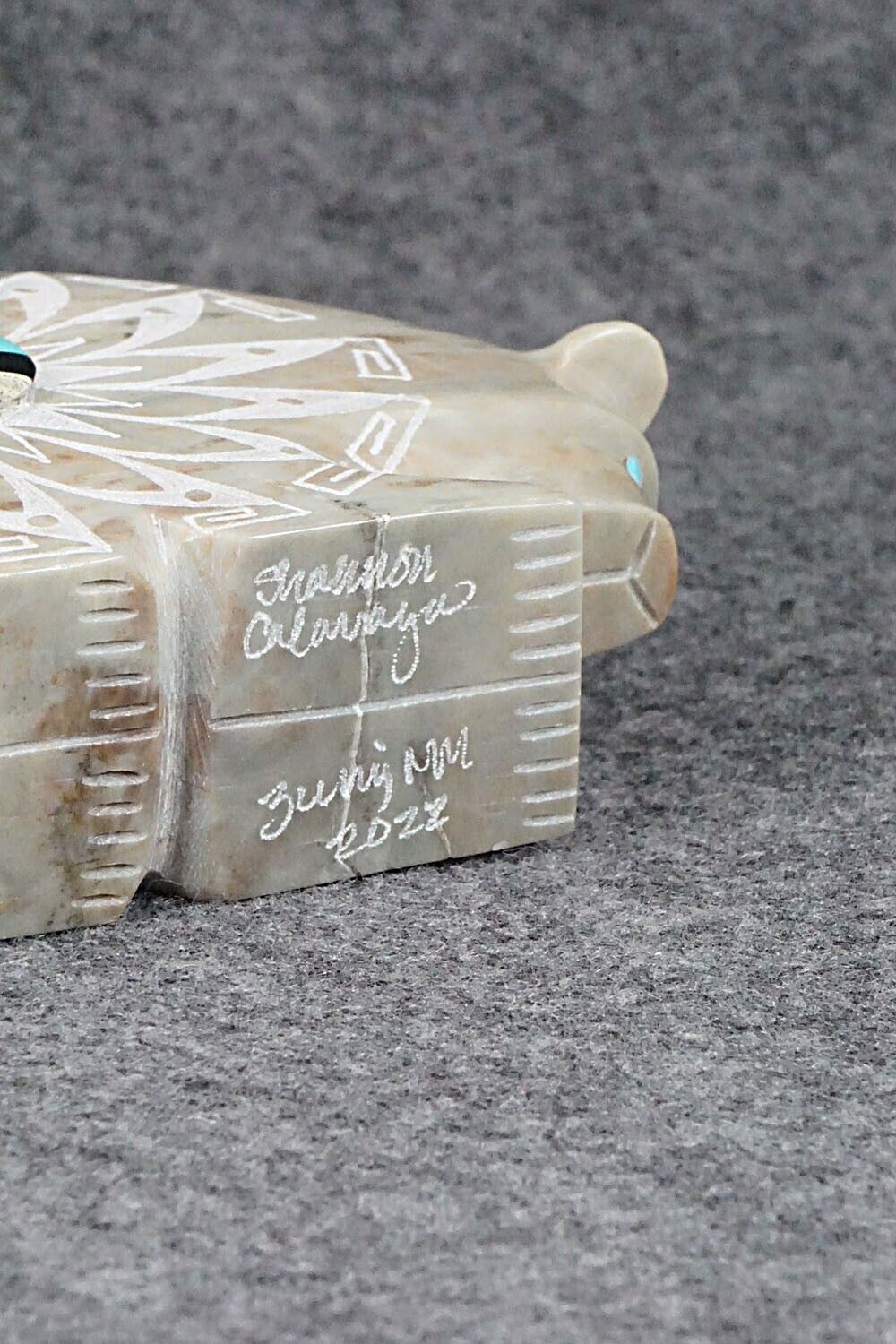 Bear Zuni Fetish Carving - Shannon Calavaza