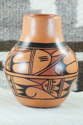 Hopi Pottery - A. Yesslith