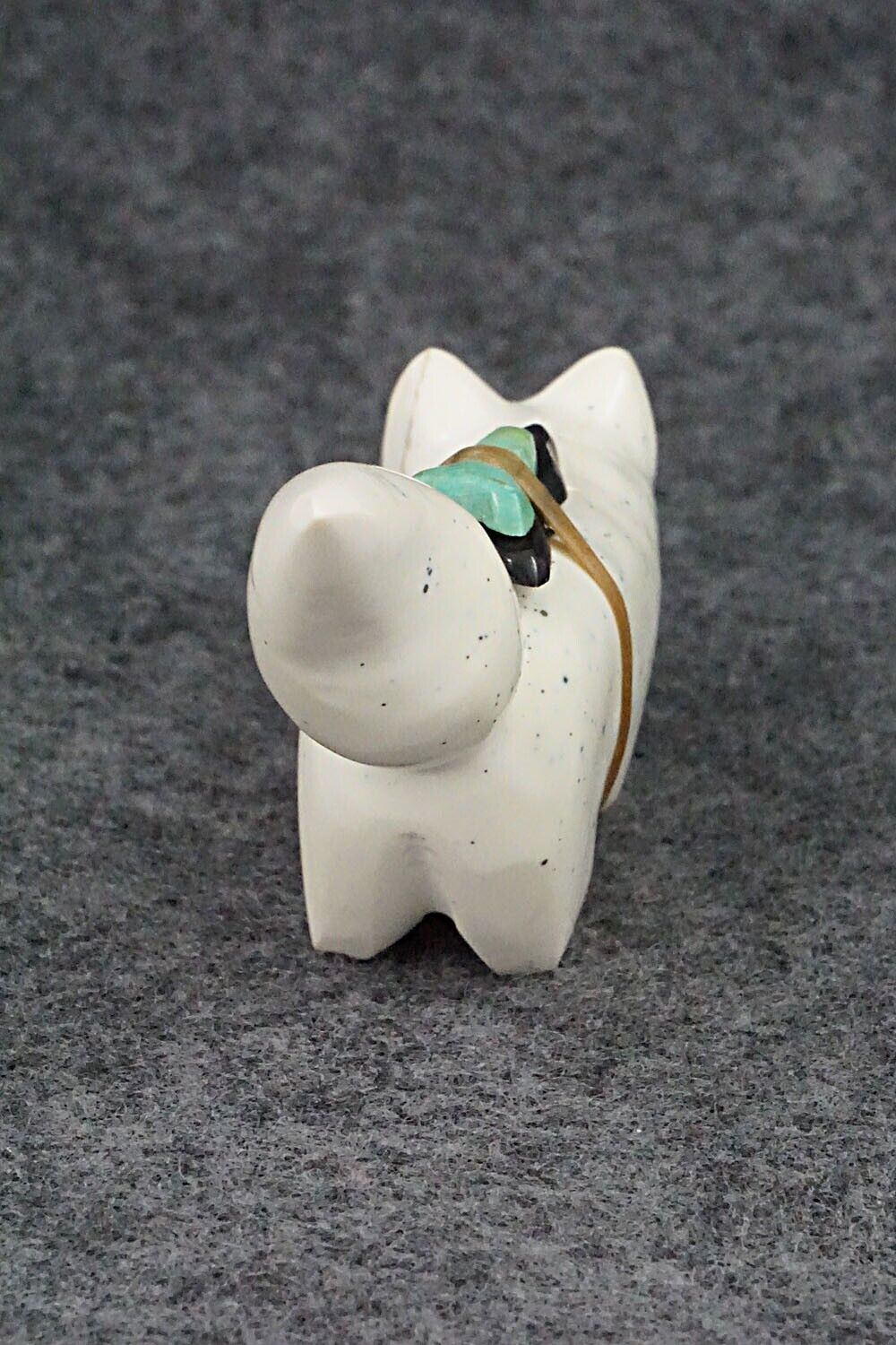 Wolf Zuni Fetish Carving - Enrike Leekya