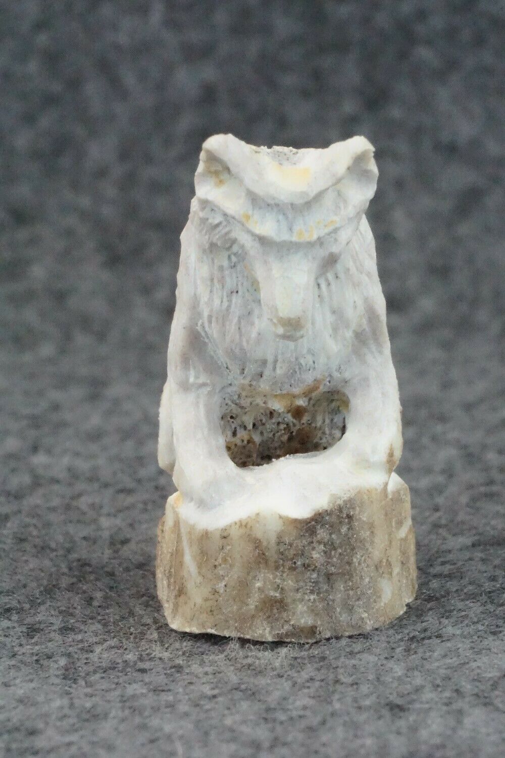 Wolf Zuni Fetish Carving - Lewis Malie Jr.