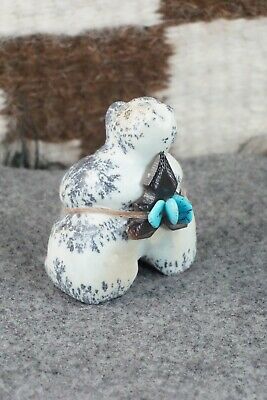 Bear Zuni Fetish Carving - Ariane Quam