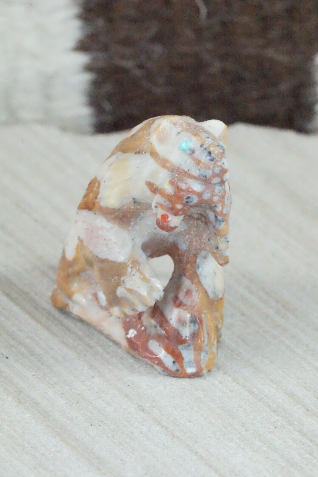 Bear Zuni Fetish Carving - Derrick Kaamasee