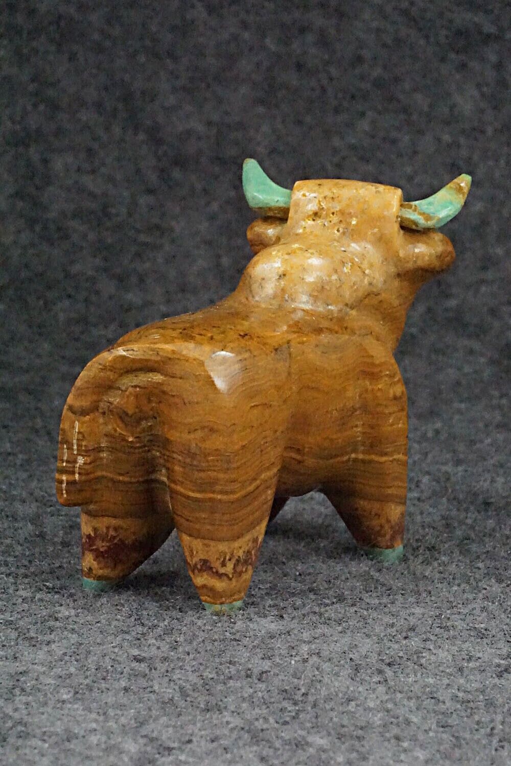 Bull Zuni Fetish Carving - Enrike Leekya