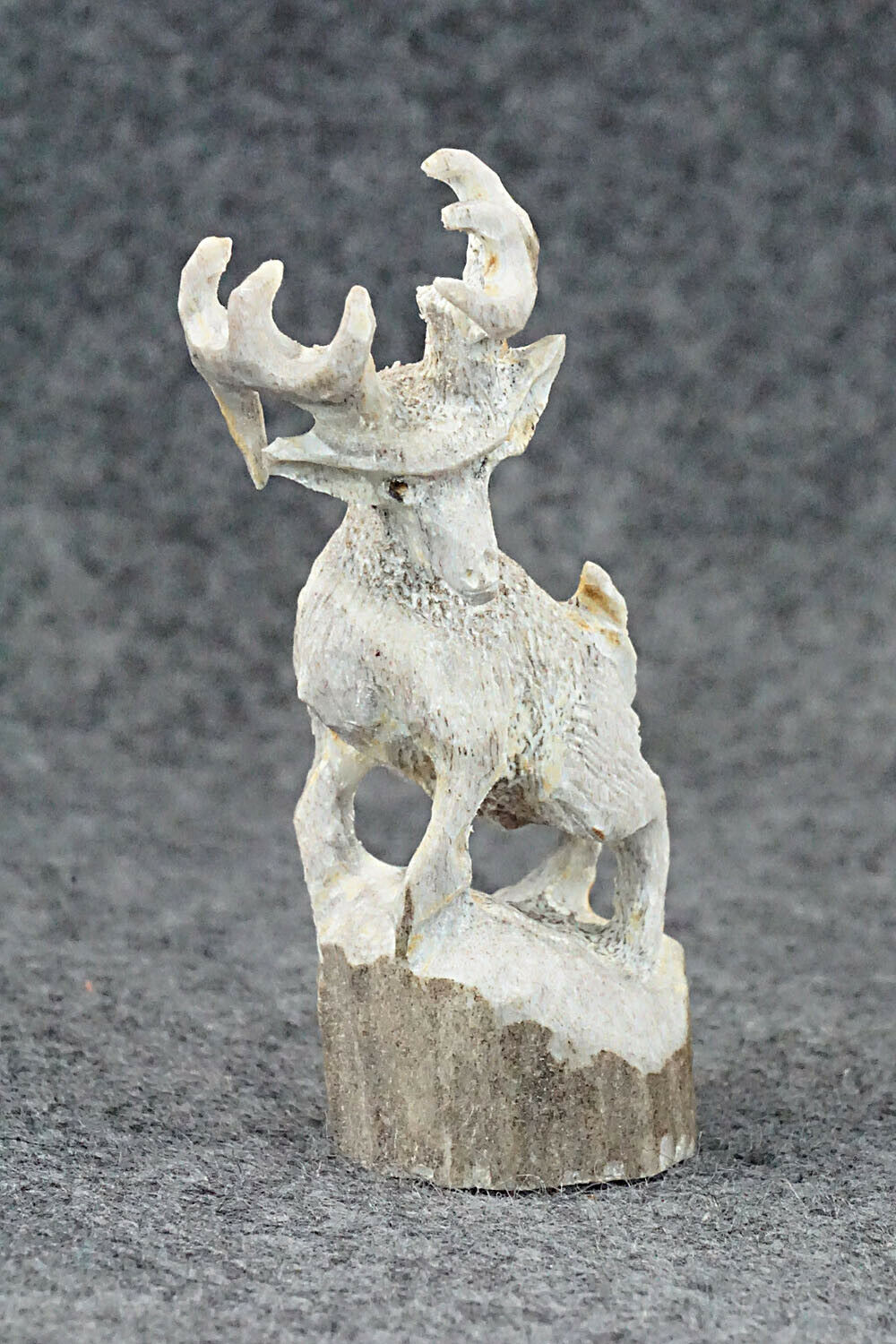 Deer Zuni Fetish Carving - Lewis Malie Jr.