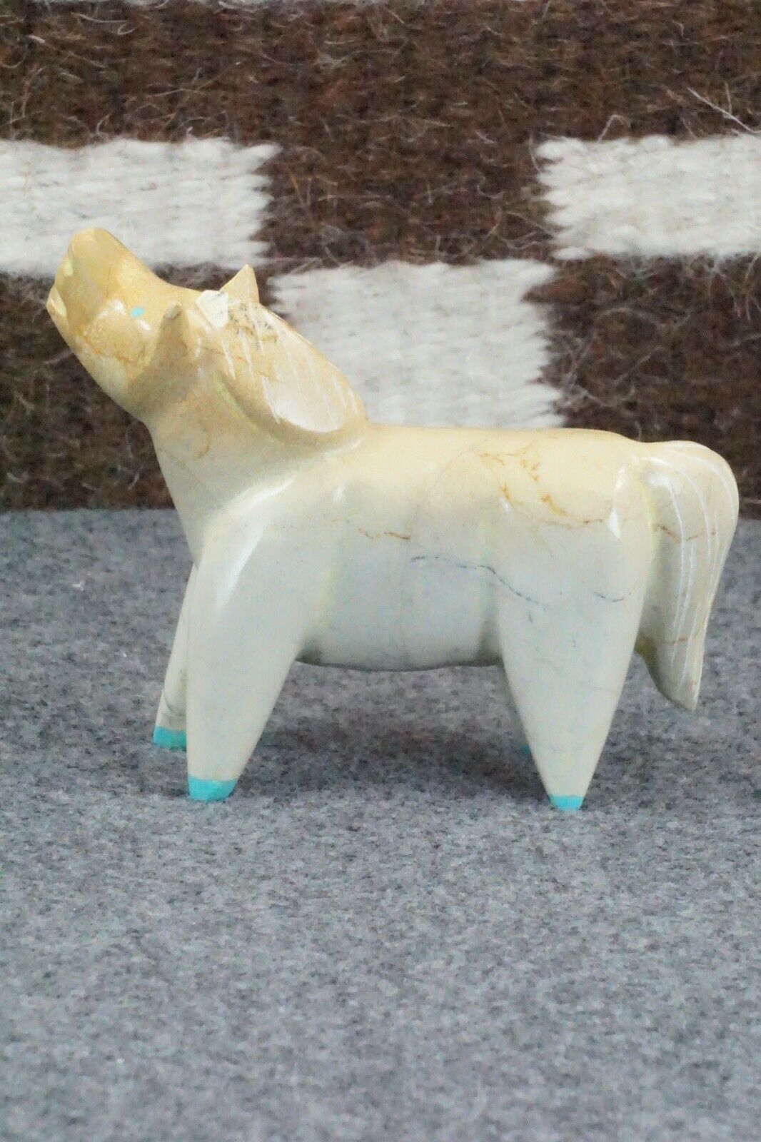 Horse Zuni Fetish Carving - Enrike Leekya