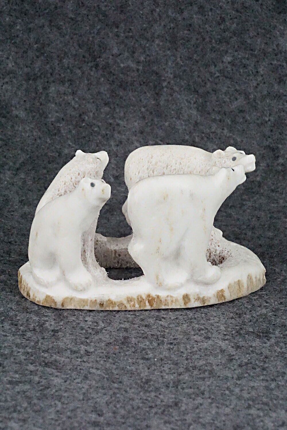 Bear Zuni Fetish Carving - Maxx Laate