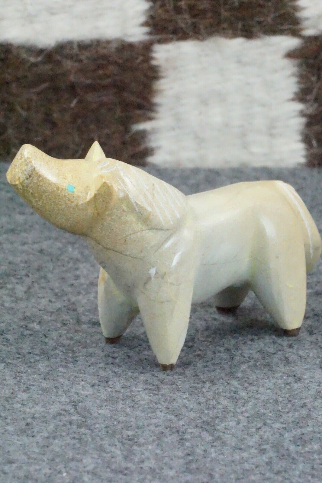 Horse Zuni Fetish Carving - Enrike Leekya