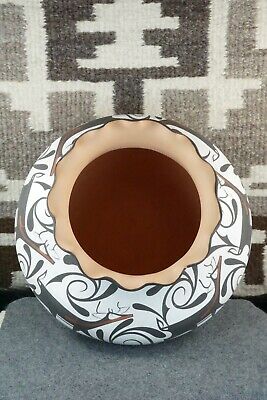 Zuni Pottery - Agnes Peynetsa