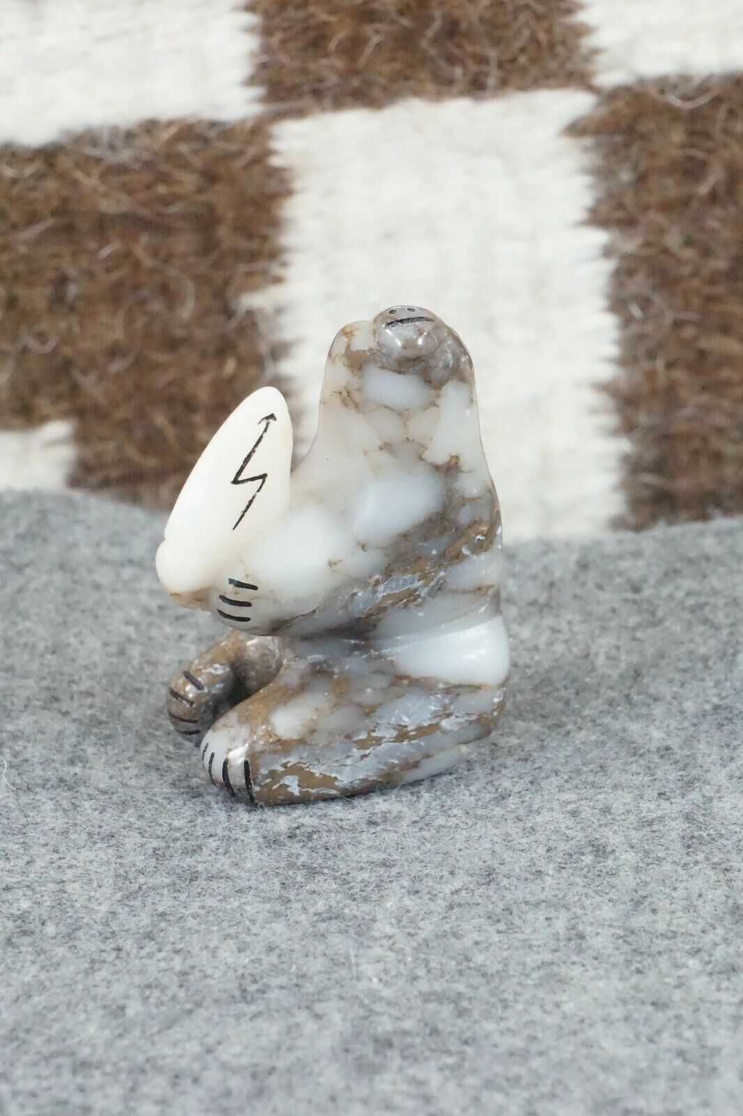 Bear Zuni Fetish Carving - Rick Kallestewa