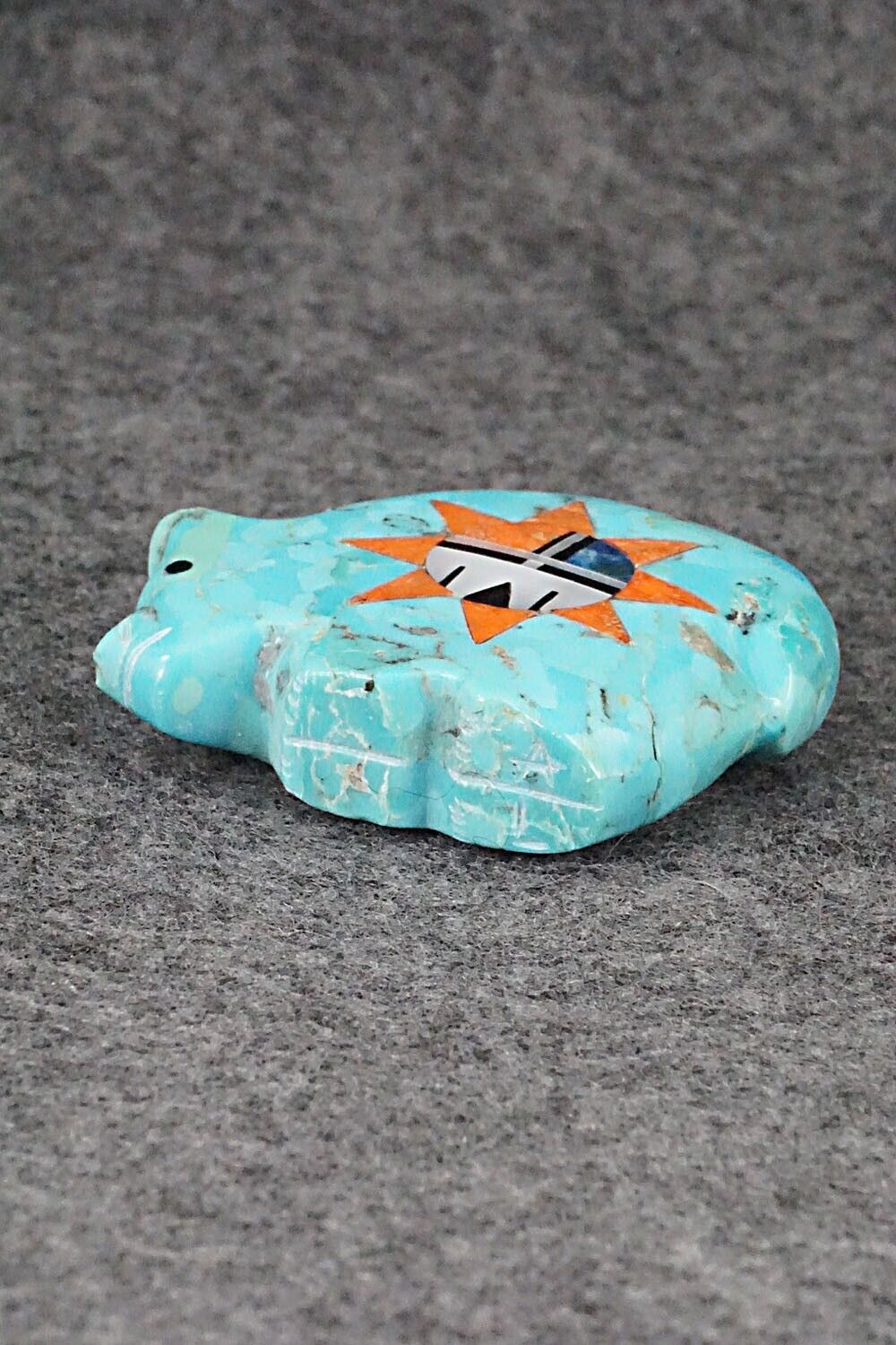 Bear Zuni Fetish Carving - Andres Lementino