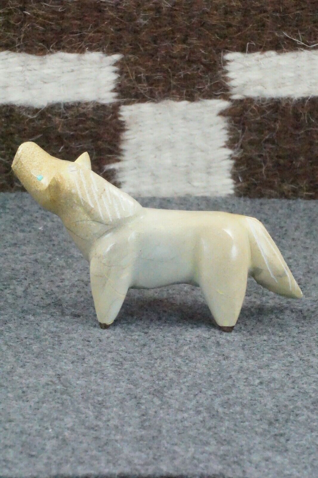 Horse Zuni Fetish Carving - Enrike Leekya