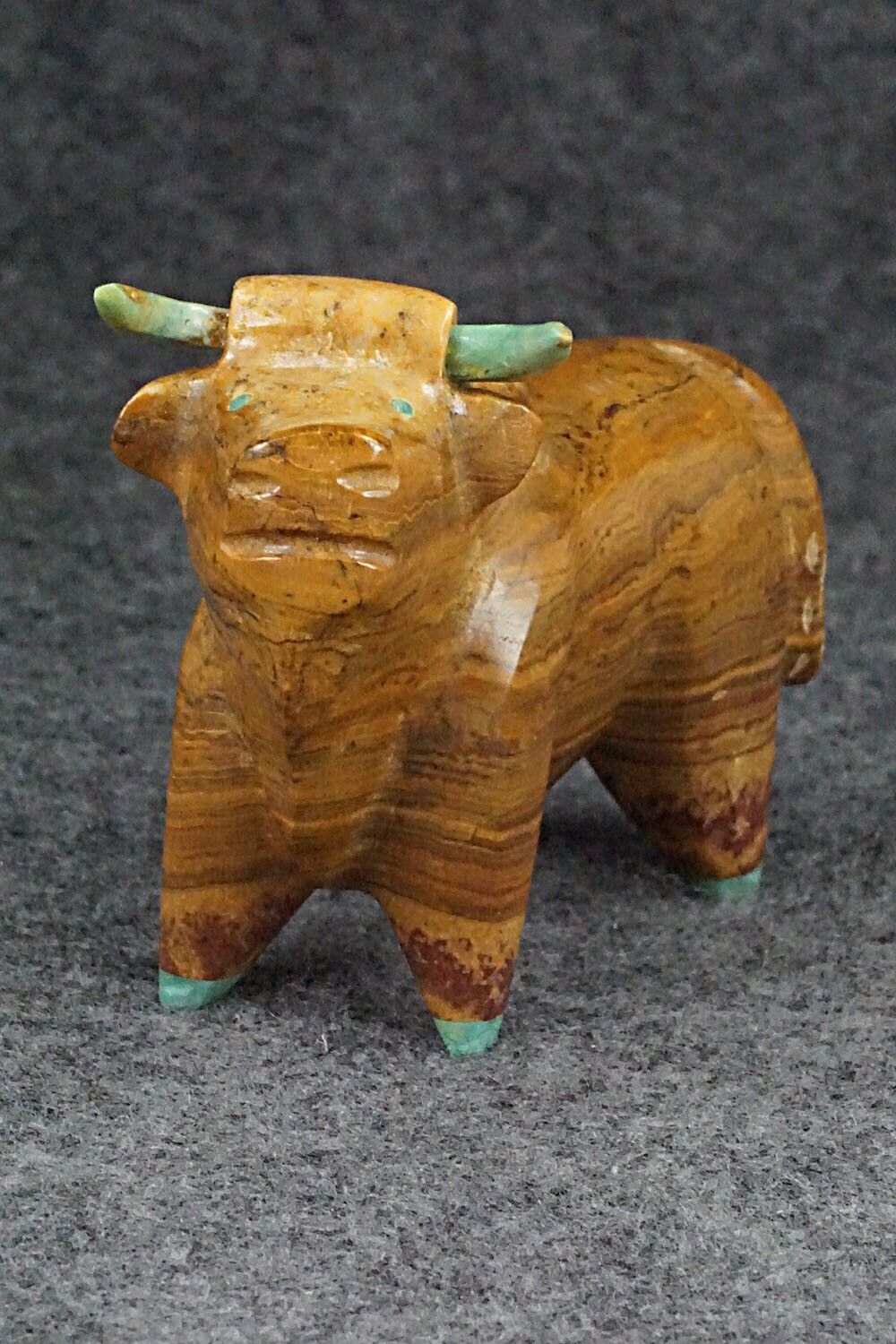 Bull Zuni Fetish Carving - Enrike Leekya