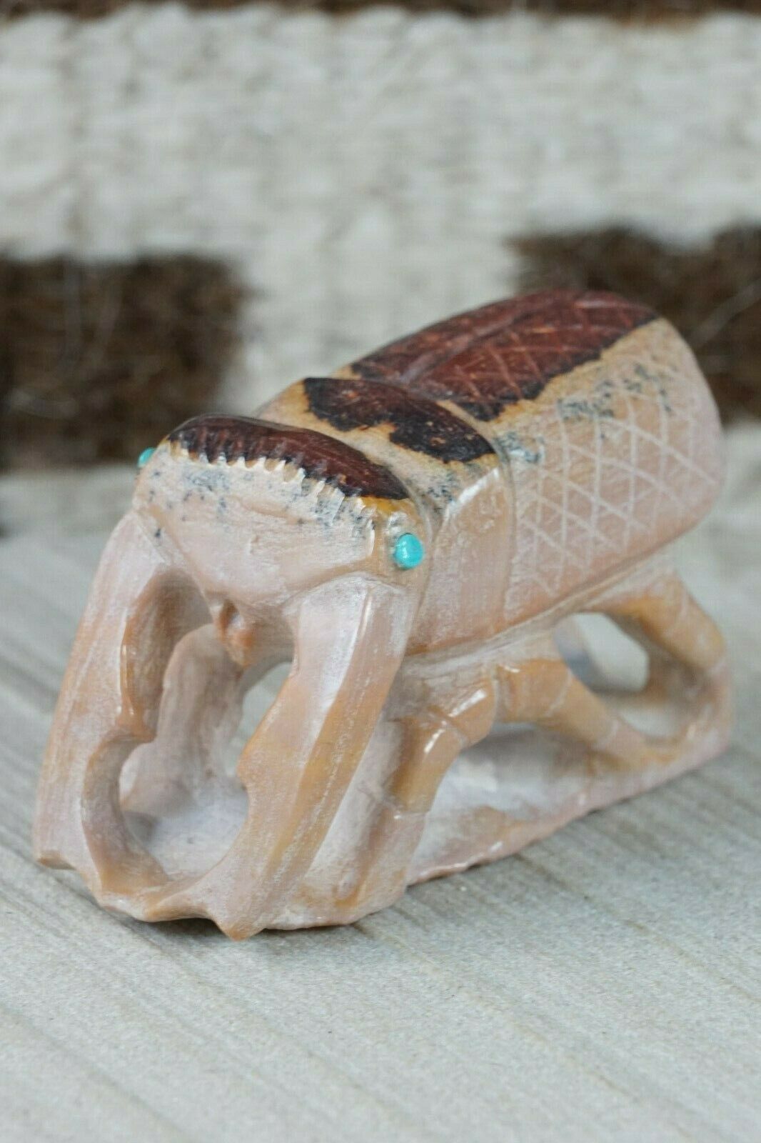 Beetle Zuni Fetish Carving - Derrick Kaamasee - High Lonesome Trading