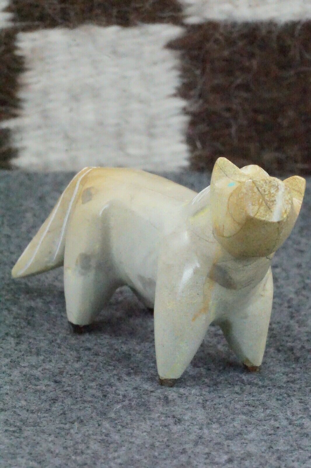 Horse Zuni Fetish Carving - Enrike Leekya