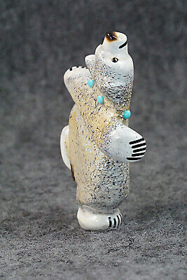 Bear Zuni Fetish Carving - Claudia Peina