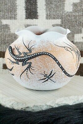 Zuni Pottery - Deldrick Cellicion