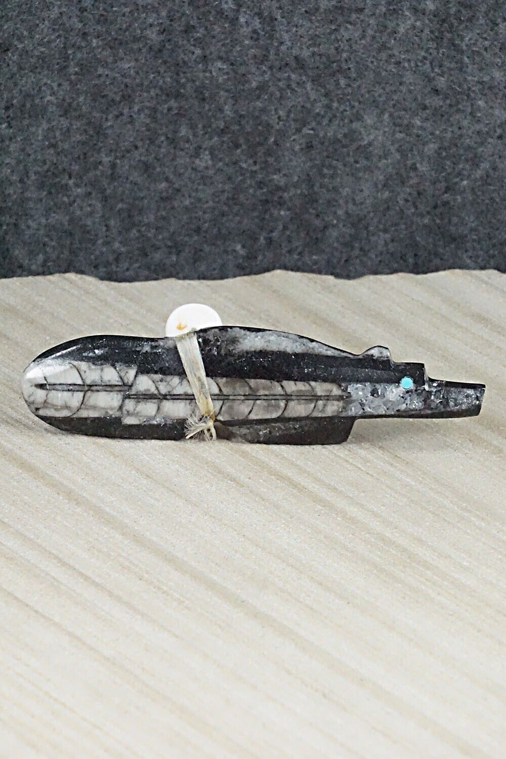 Bear Zuni Fetish Carving - Bernard Laiwakete
