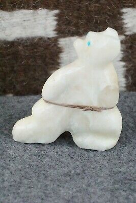 Bear Zuni Fetish Carving - Ariane Quam