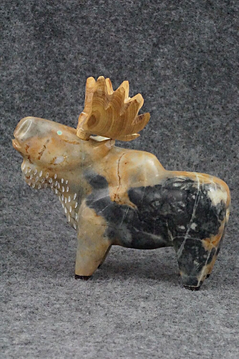 Moose Zuni Fetish Carving - Enrike Leekya