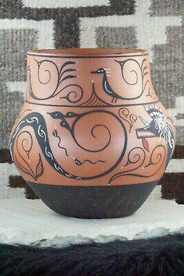 Zuni Pottery - Peynetsa