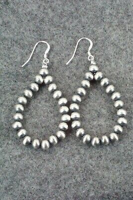 Navajo Pearl Earrings - Louise Joe