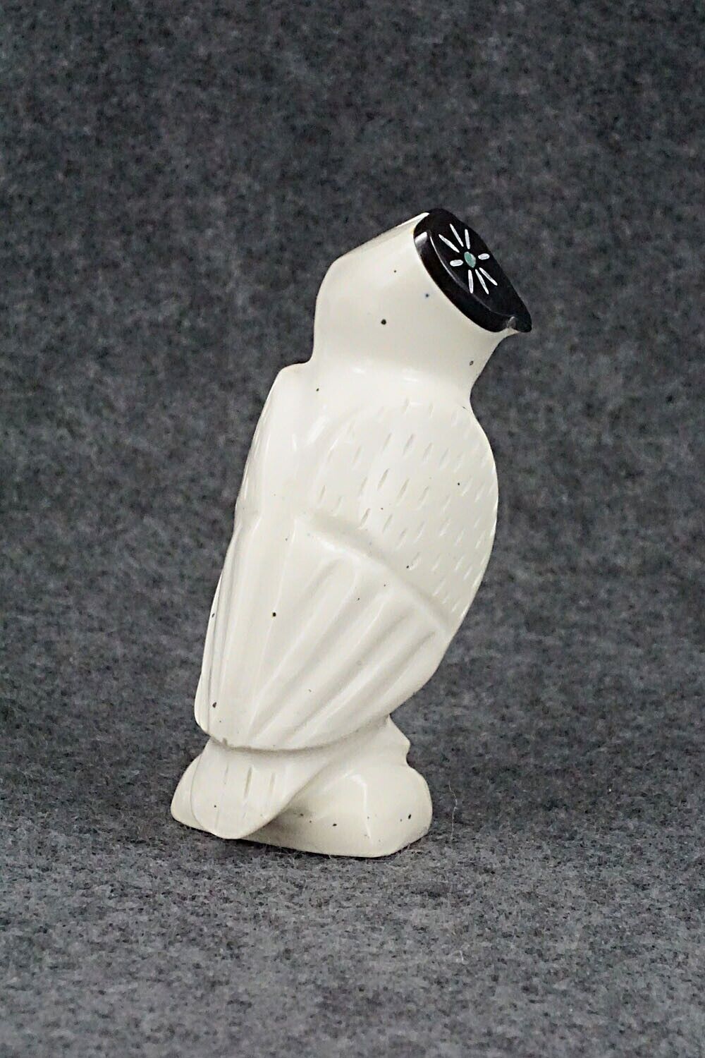 Owl Zuni Fetish Carving - Enrike Leekya