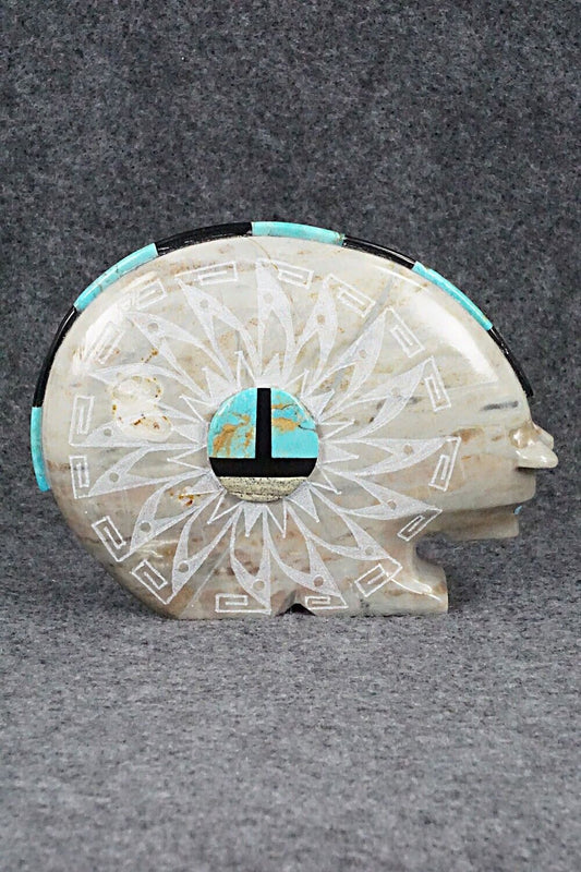 Bear Zuni Fetish Carving - Shannon Calavaza