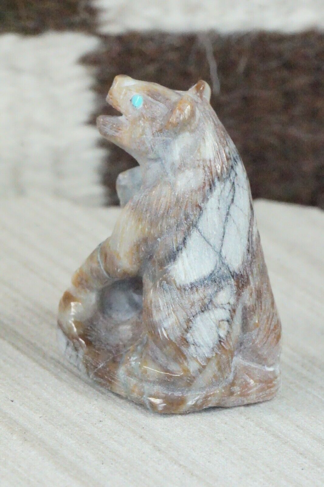 Bear Zuni Fetish Carving - Derrick Kaamasee