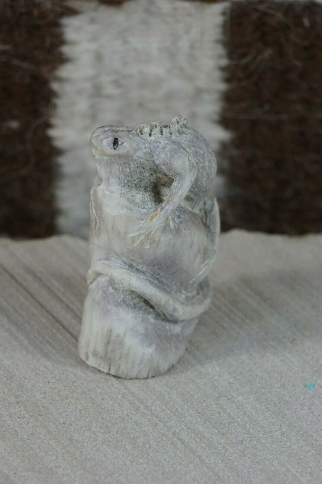 Iguana Zuni Fetish Carving - Lewis Malie - High Lonesome Trading