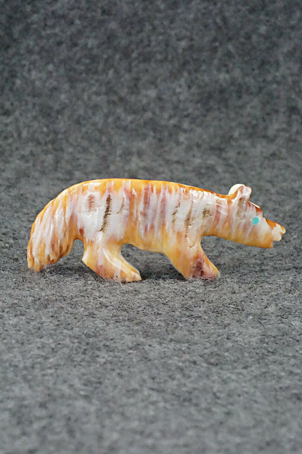 Wolf Zuni Fetish Carving - Andres Quandelacy
