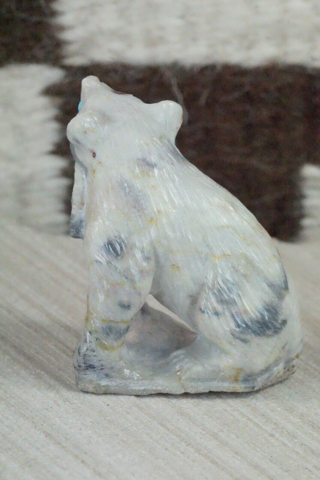 Bear Zuni Fetish Carving - Derrick Kaamasee