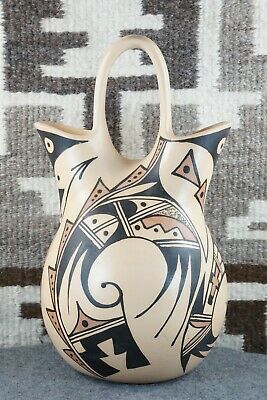 Hopi Pottery - D. Yesslith
