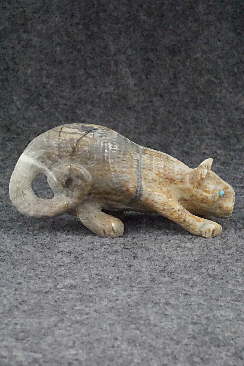 Mountain Lion Zuni Fetish Carving - Wilfred Cheama