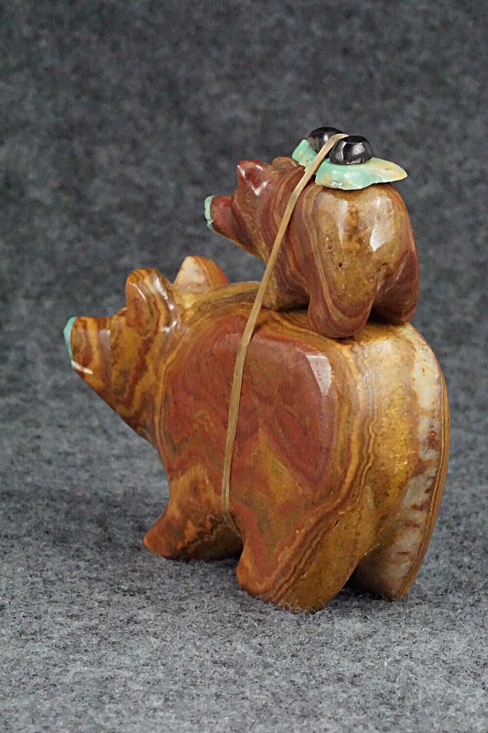 Bear and Cub Zuni Fetish Carving - Enrike Leekya