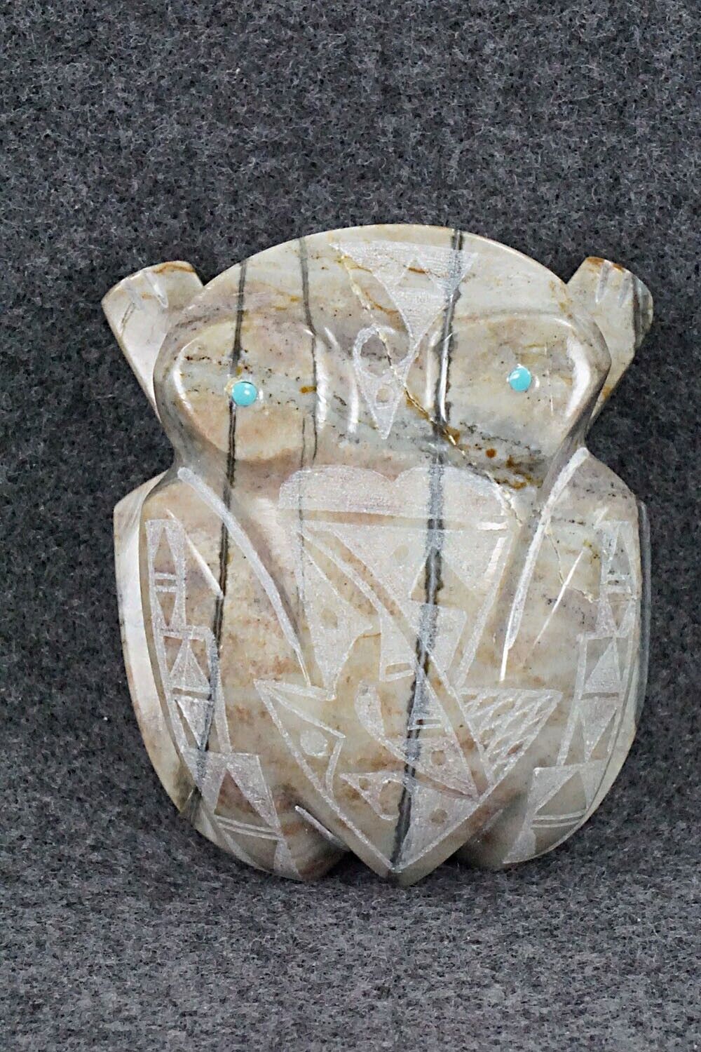 Frog Zuni Fetish Carving - Shannon Calavaza