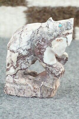 Bear Zuni Fetish Carving - Derrick Kaamasee