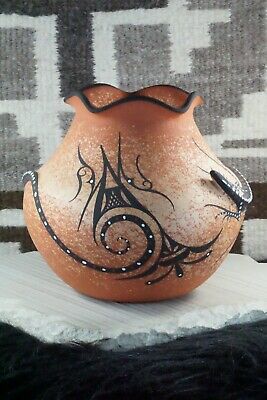 Zuni Pottery - Deldrick Cellicion